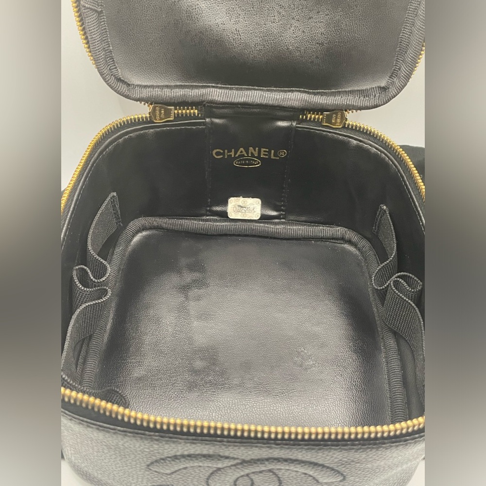 Chanel | Timeless Small Vanity | Caviar Leather | Lambskin Interior | Vintage - Picture 11 of 16